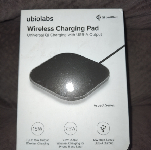 UbioLabs 2in1 Qi Wireless 15 -Watt Charging Pad AWC1092 - Picture 8 of 9